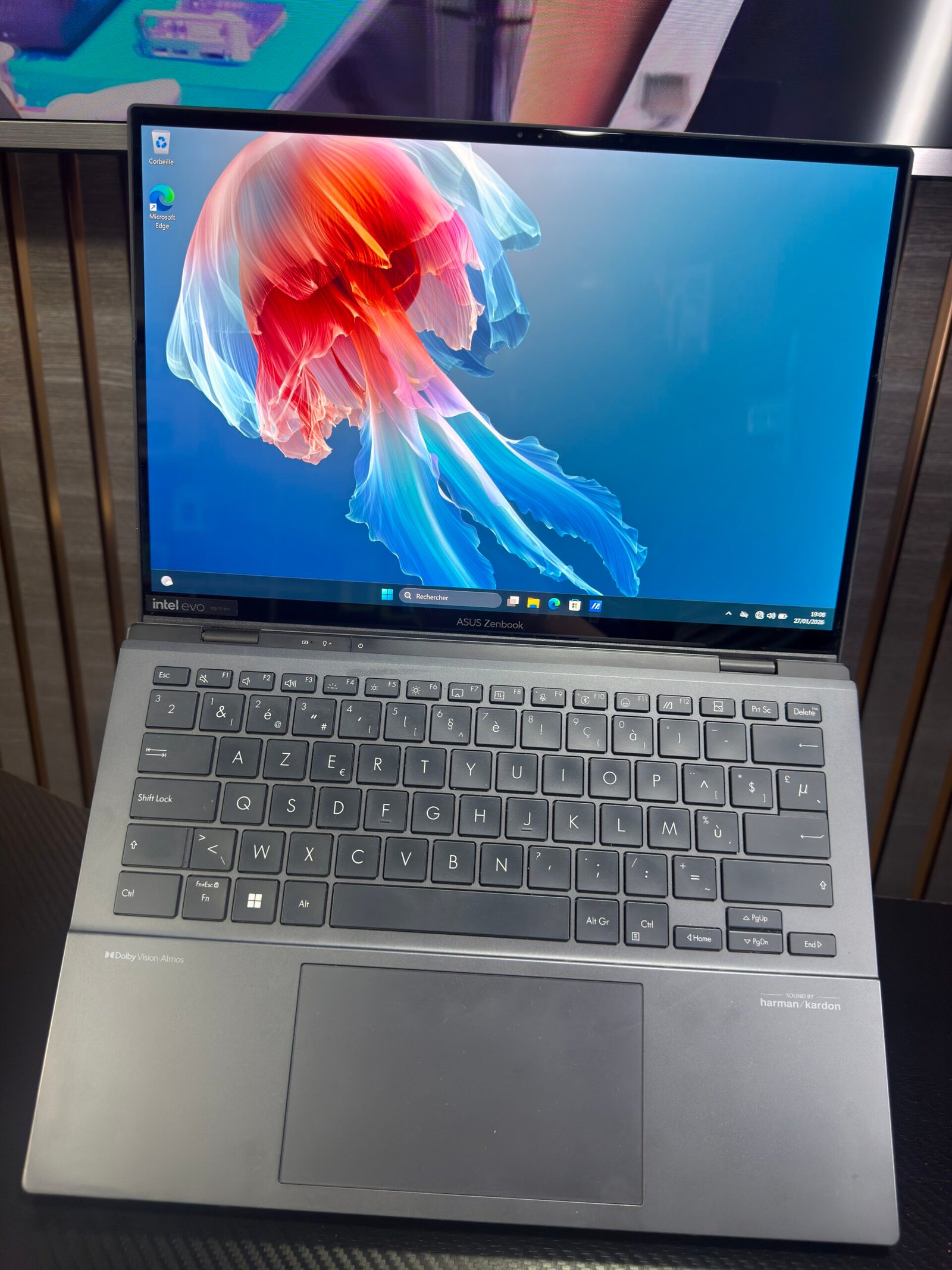 ASUS Zenbook Duo Ultra 9 – Image 4