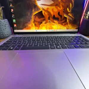 Grand pavé tactile du Dell Pro 16 Plus