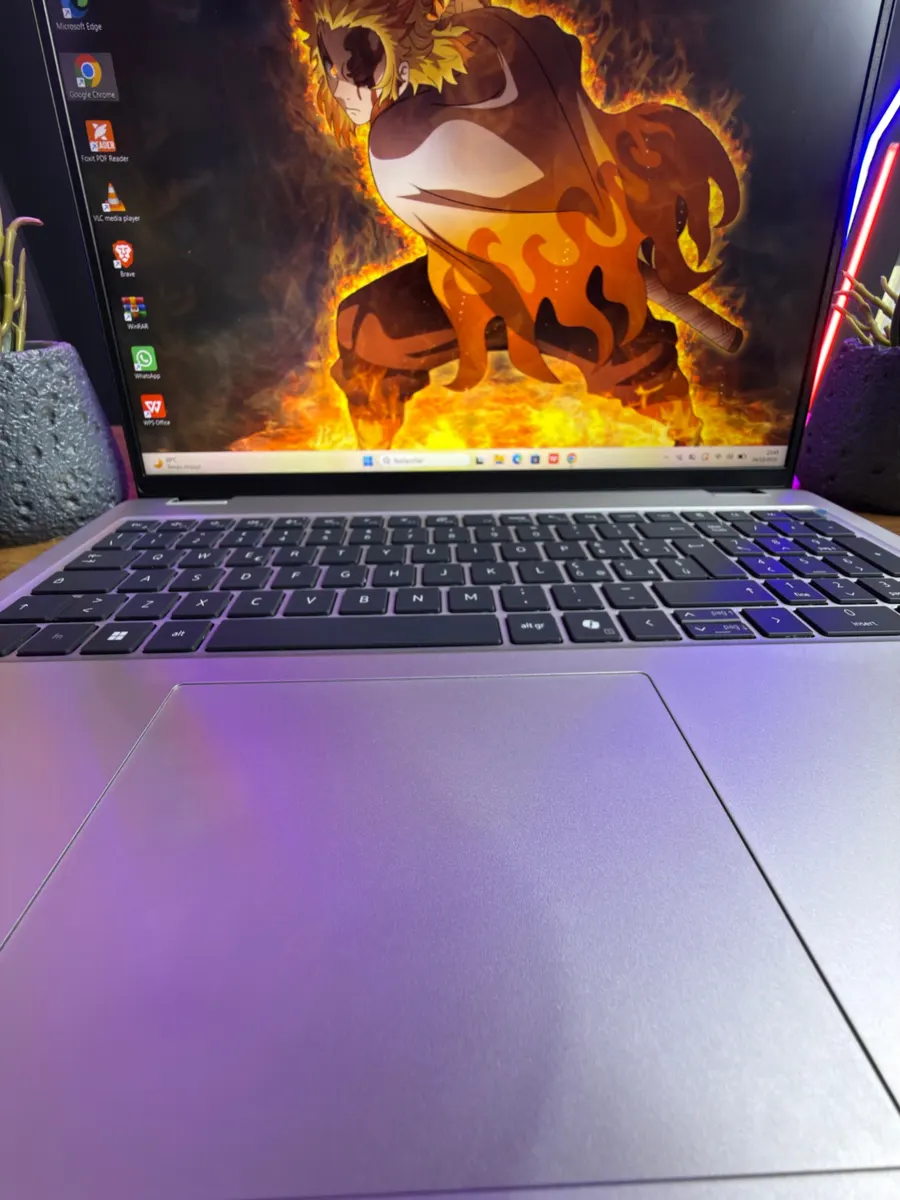 Grand pavé tactile du Dell Pro 16 Plus