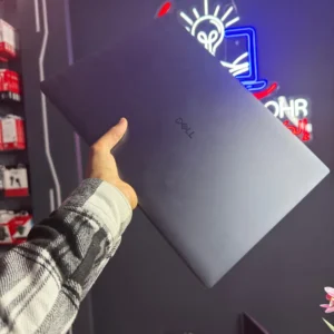 Capot du Dell Pro Max 16 Premium