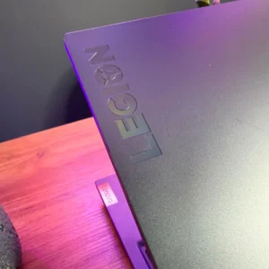 Logo Legion sur le capot du Lenovo Legion 5