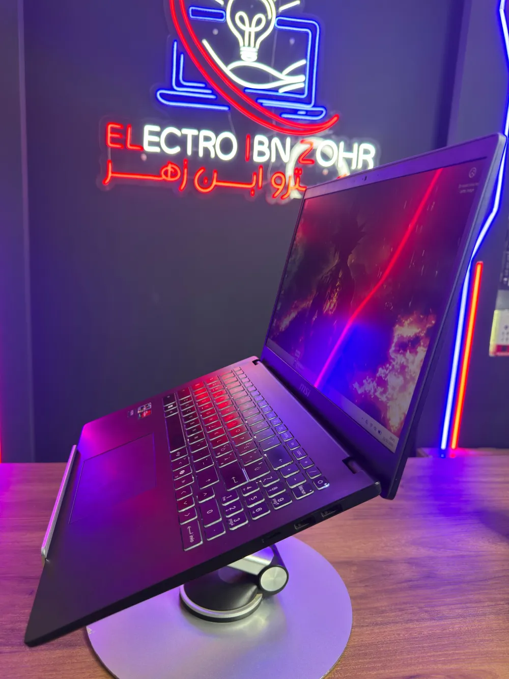 MSI Modern 15 ports USB et lecteur microSD