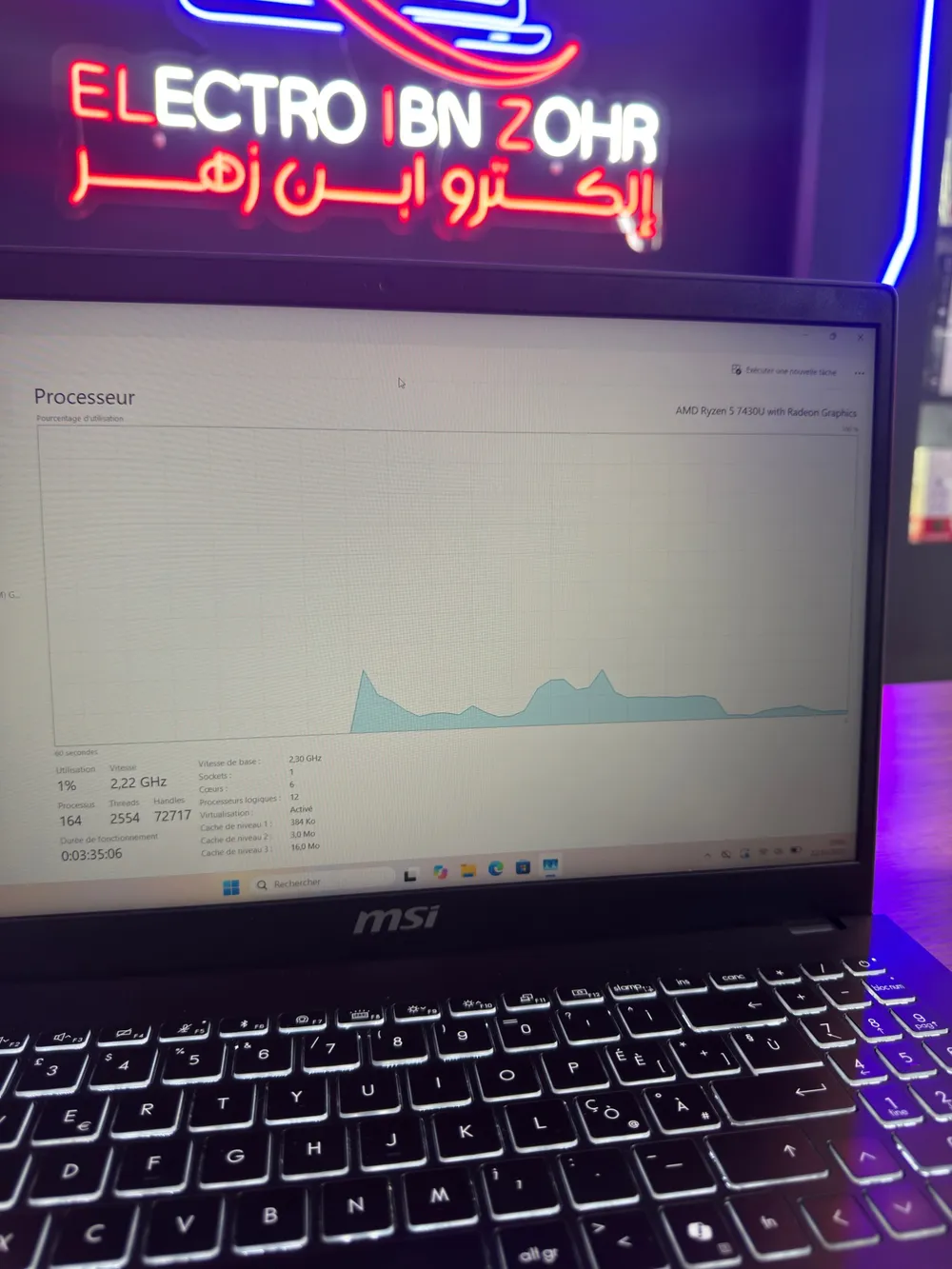 MSI Modern 15 processeur AMD Ryzen 5 7430U 6 cœurs 12 threads