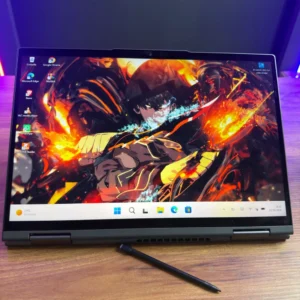 ThinkPad X1 Yoga Gen 8 en mode tablette avec stylet